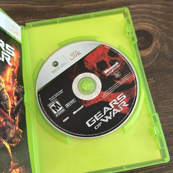 Xbox 360 Gears of War Video Game Bundle - Picture 5 of 5